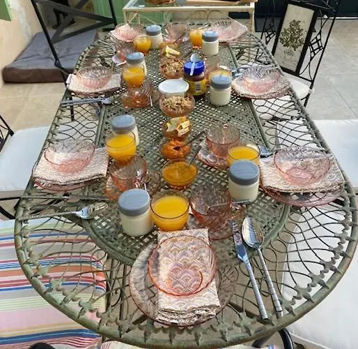 The Little Robin 3* Chevanceaux